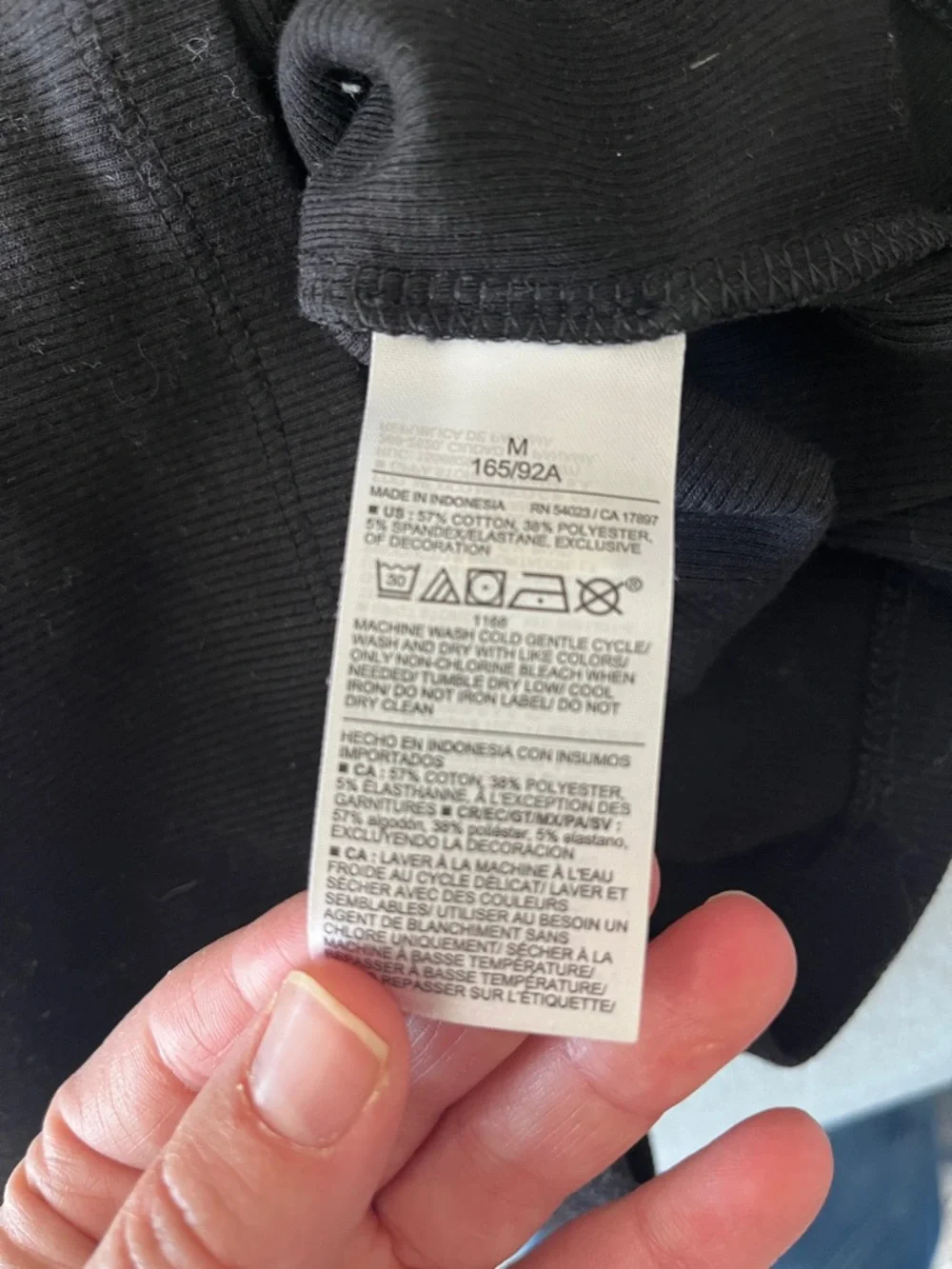 Old Navy Ribbed V-Neck Cinched Rosette Tank in Black - Picture 3 of 5